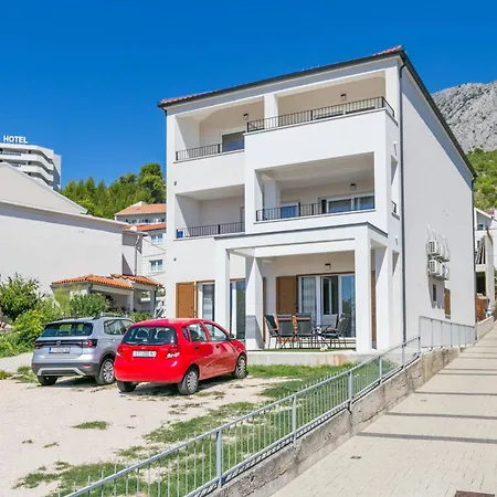 Family Friendly Seaside Duce, - 24876 Apartamento Omiš