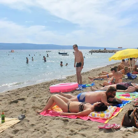 Family Friendly Seaside Duce, - 24876 Apartamento Omiš