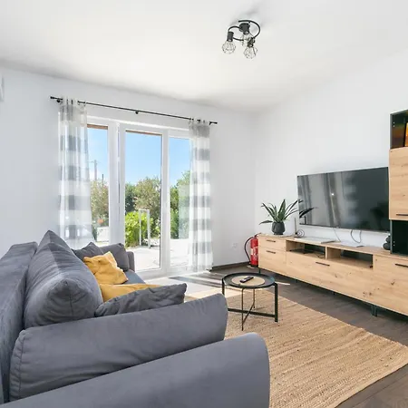 Family Friendly Seaside Duce, - 24876 Omiš